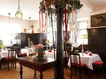 Weisses Ross Hotel 3*
