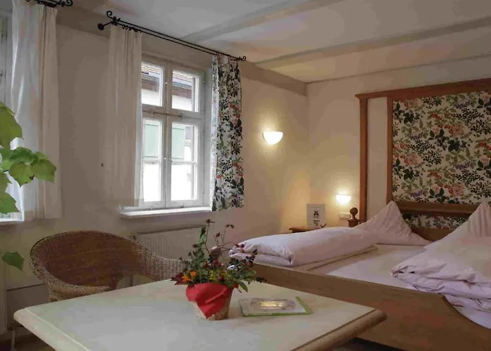 Hotell Weisses Ross 3*